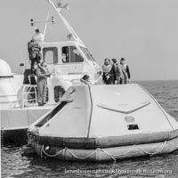 AP1-88 hovercraft with SAS undergoing lifeboat trials